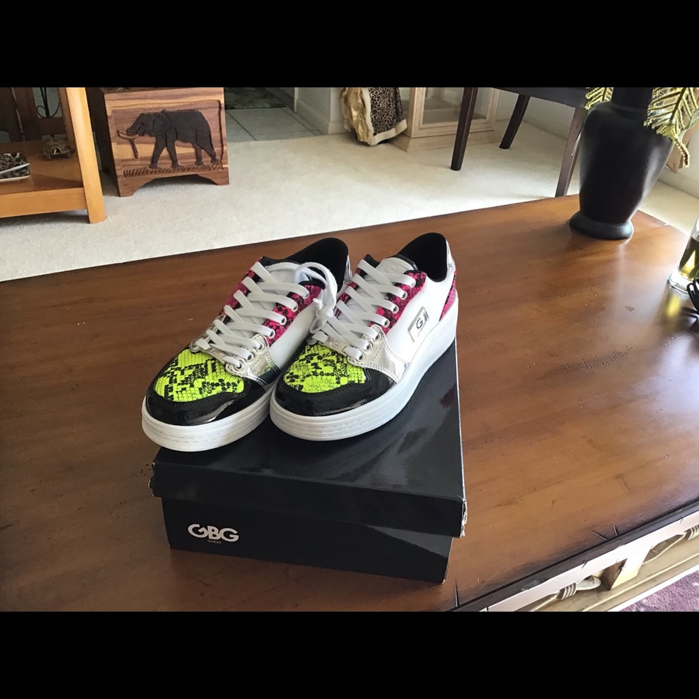 G by guess sneaker